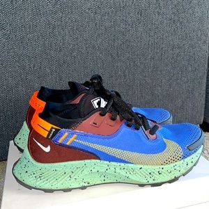 Nike Womens Pegasus Trail 2 Gore-Tex Waterproof Trail Running Shoe